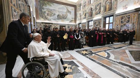 El Papa dice a sacerdotes latinoamericanos: Sean iconos de .